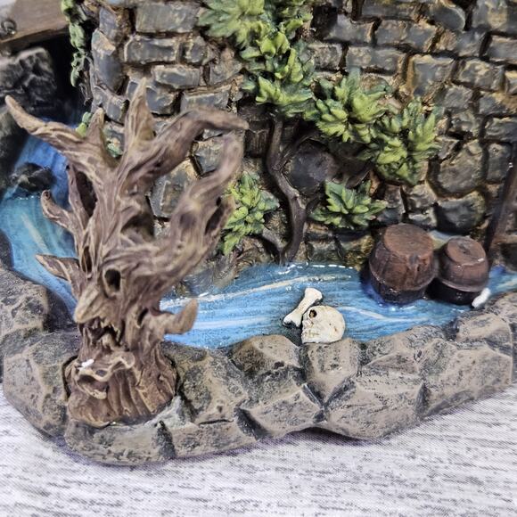 Hawthorne Village Universal Monster Frankenstein Castle Light Figurine Halloween - Picture 11 of 16